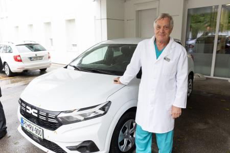 DONACIJA AVTOMOBILA BOLNICI POSTOJNA 23.4.2024 - Valter Leban-0105